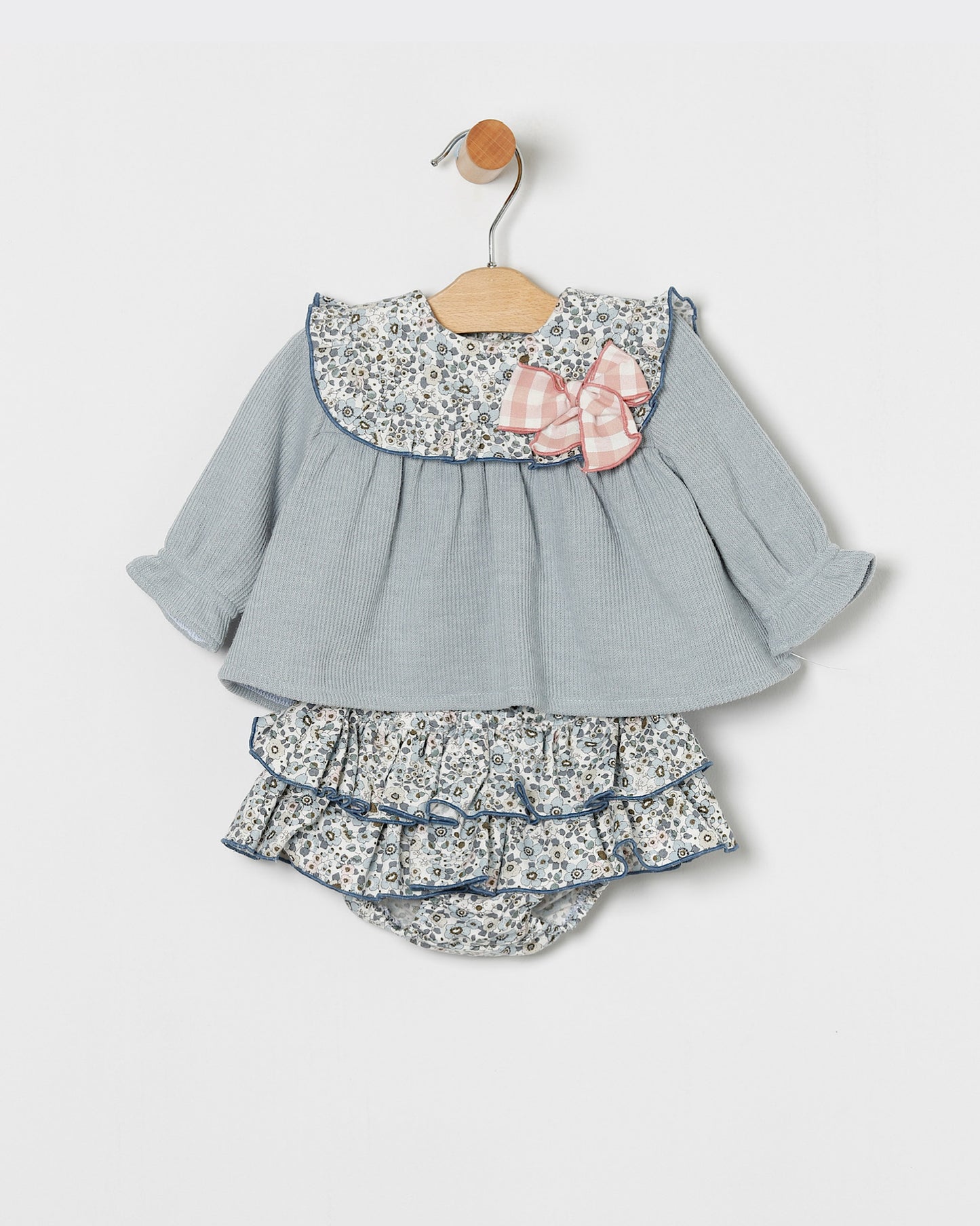 Jesusito Flores Nublado