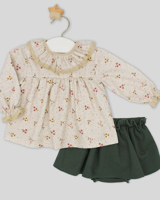 Camisa y Falda Verde