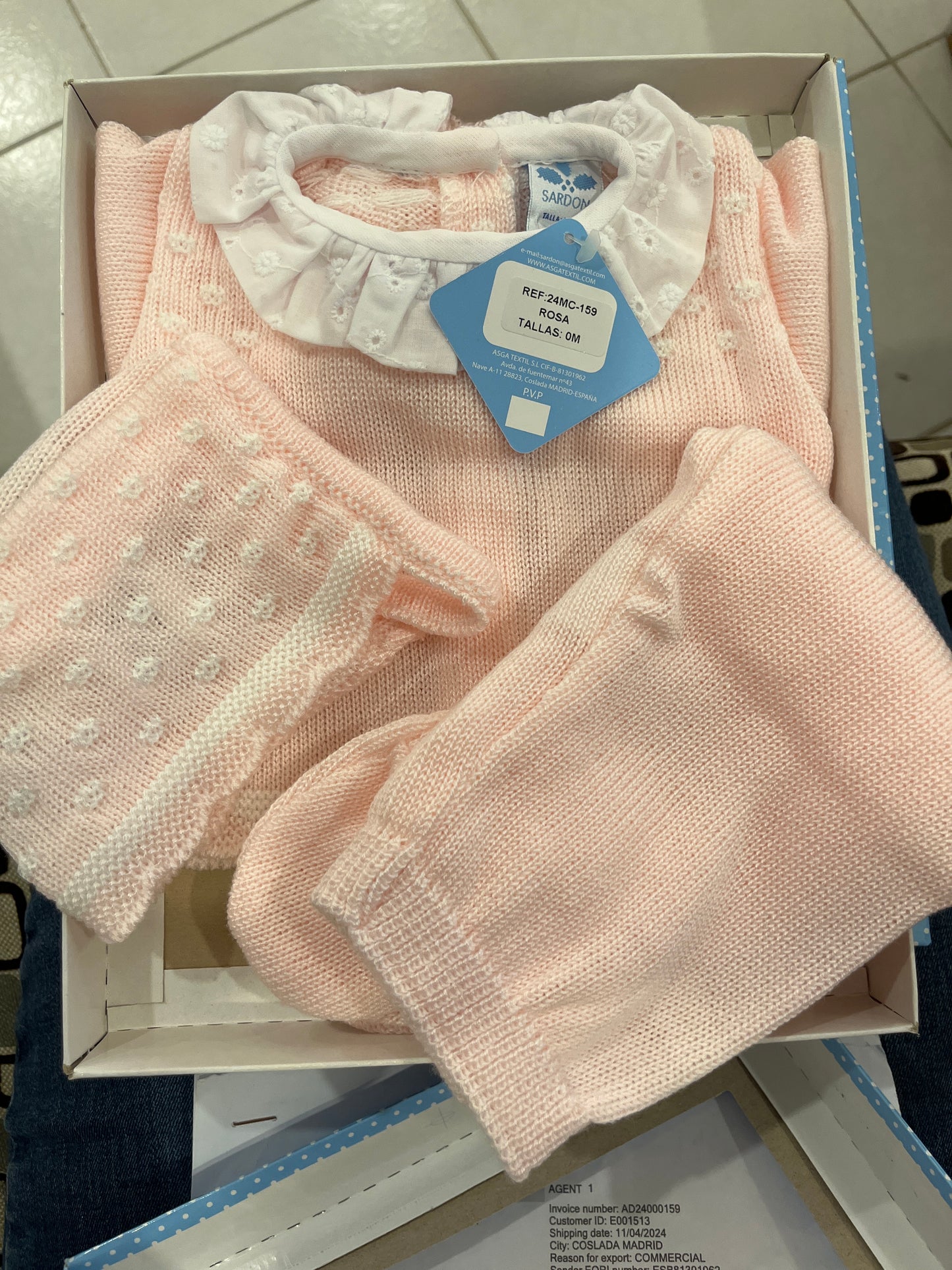 Conjunto Tejido Newborn con Puntitos Sardon