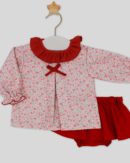Camisa y Falda Roja